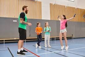 关键球打成后教练激动怒吼