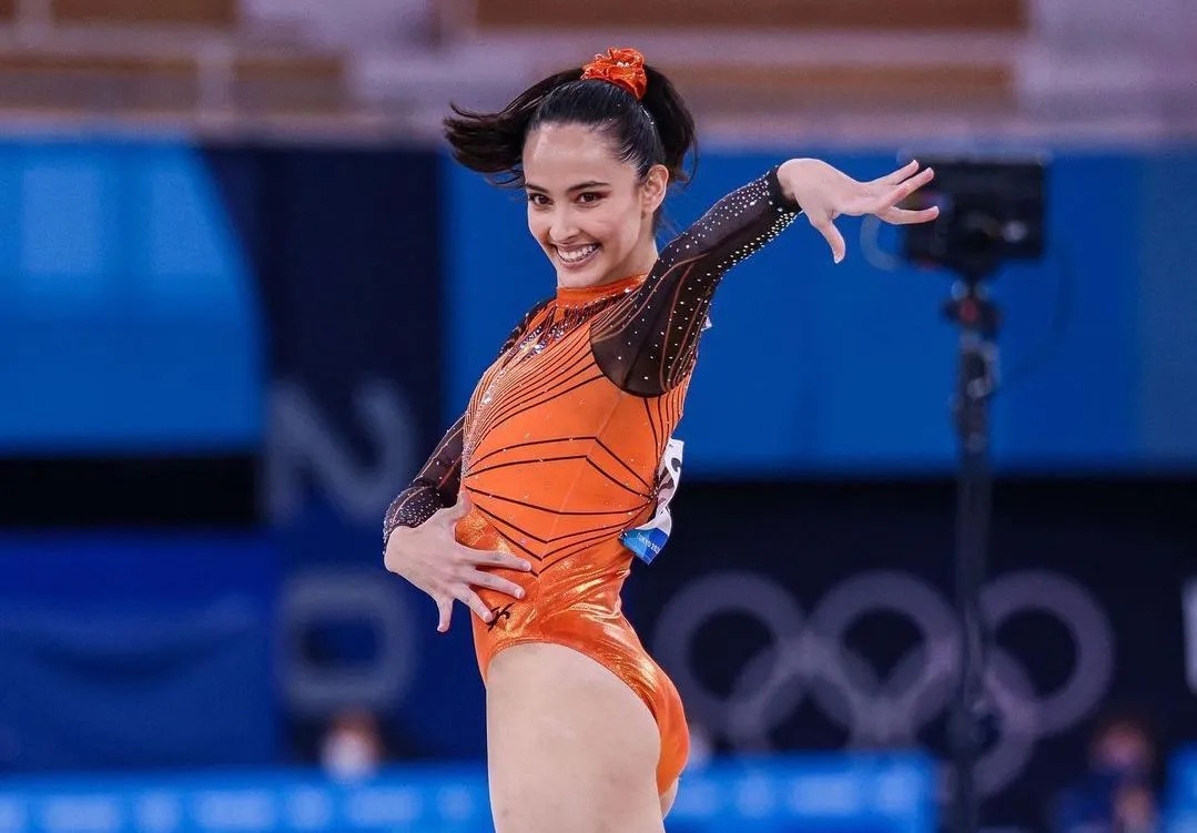 揭秘“二八杠”中的白板：为什么这张牌在关键时刻是救命稻草？（二八杠白板的奥秘：它为何总能在关键时刻扭转局势？）